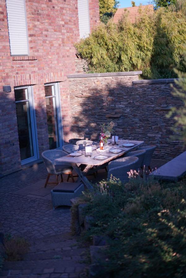 Attraktive Wohnung-Elztalidyll-Zwischen Mosel,Nuerburgring Und Burg Eltz Kollig المظهر الخارجي الصورة