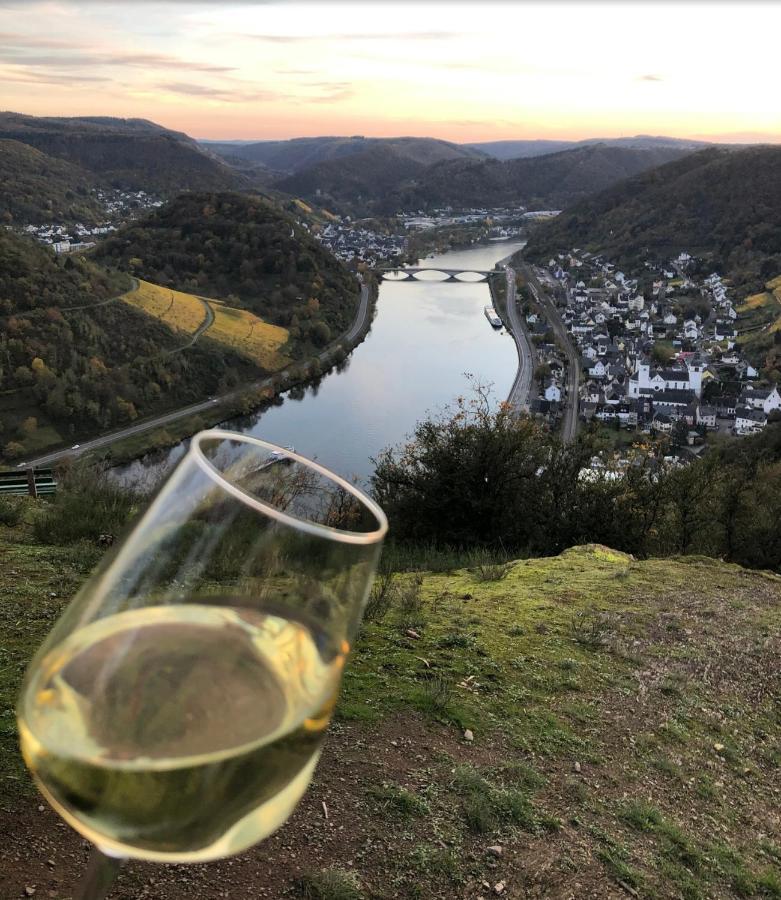 Attraktive Wohnung-Elztalidyll-Zwischen Mosel,Nuerburgring Und Burg Eltz Kollig المظهر الخارجي الصورة